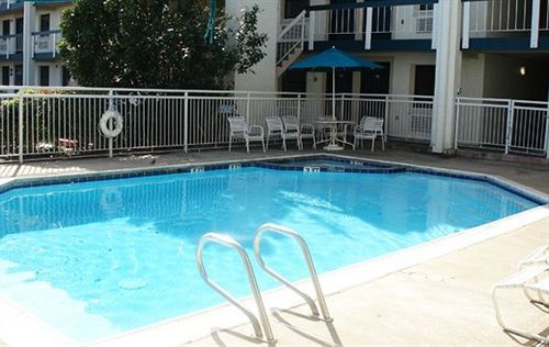 America'S Inn Хьюстон Экстерьер фото